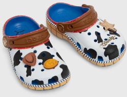 Crocs gyerek papucs TOY STORY WOODY CLASSIC CLOG - többszínű 20/21