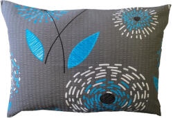  Félpárna huzat krepp 70x50cm szürke alapon kék pitypang mintával