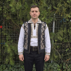 Ie Traditionala Vesta traditionala Florica 7