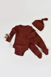 BabyCosy Set 3 piese: body cu maneca lunga, pantaloni lungi cu botosei si caciulita din bumbac organic si modal - Caramiziu, BabyCosy (Marime: 6-9 luni)