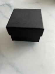  fekete elegáns papír ékszertartó doboz 5x5x3, 5 cm (ur2730)