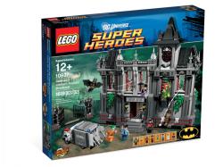 LEGO® DC Universe Super Heroes - Batman™ Arkham Asylum Breakout (10937)