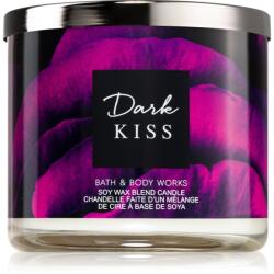 Bath & Body Works Dark Kiss lumânare parfumată 411 g
