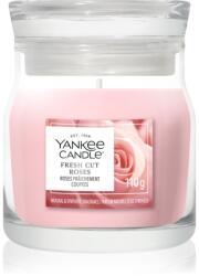 Yankee Candle Fresh Cut Roses lumânare parfumată Signature 110 g