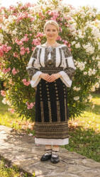 Ie traditionala Costum popular format din catrinta , brau si ie - Sandica - ietraditionala - 459,00 RON