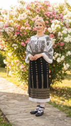 Ie traditionala Costum popular format din catrinta , brau si ie - Doris