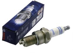 Bosch WR7DC+ gyújtógyertya Bosch Elektromos alkatrészek Gyújtásrendszer Gyújtógyertyák és gyújtótrafók Gyújtógyertyák