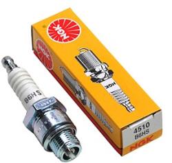 NGK B6HS (4510) gyújtógyertya NGK Elektromos alkatrészek Gyújtásrendszer Gyújtógyertyák és gyújtótrafók Gyújtógyertyák - motomotors - 2 831 Ft