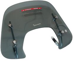 Piaggio (oem) PIAGGIO 1B001162 eredeti kis szélvédő, Vespa Sprint 50-125 2014+, füstszínű PIAGGIO (OEM) Váz, idomok és járműkiegészítők Szélvédők és tartozékaik Szélvédők Motorkerékpár- és robogószélvédők