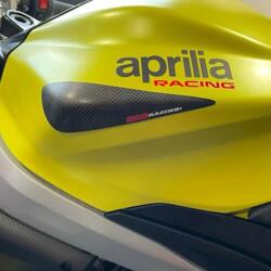 R&G RACING Tankvédő csúszkák - Karbon Aprilia RS 660 R&G RACING Váz, idomok és járműkiegészítők Üzemanyagtartályok és tartozékaik Tankpadok és védőfóliák