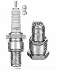 NGK B10ES (7928) gyújtógyertya NGK Elektromos alkatrészek Gyújtásrendszer Gyújtógyertyák és gyújtótrafók Gyújtógyertyák - motomotors - 3 565 Ft