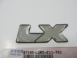 Kymco LX Like 125 sárvédő matrica „LX 87140-LGR5-E11-T01 Kymco Váz, idomok és járműkiegészítők Matricák és járműdekoráció Egyéb matricák és dekorációs elemek
