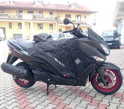 Tucano Urbano lábtakaró Suzuki 400 Burgman 2017-től (R188PRO) (Termoscud) (S. G. A. S. Anti-flap rendszer) TUCANO URBANO Váz, idomok és járműkiegészítők Járműtakarók és lábvédők Lábvédő kötények és lábtakarók