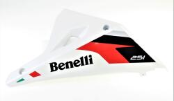 Benelli 65407N25005Z jobb oldali fehér burkolat Benelli Váz, idomok és járműkiegészítők Idomok és burkolati elemek Oldalidomok és oldalsó panelek