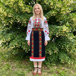 Ie traditionala Costum popular format din catrinta , brau si ie - Robertina 2