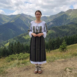 Ie traditionala Costum popular format din catrinta , brau si ie - Venus 4