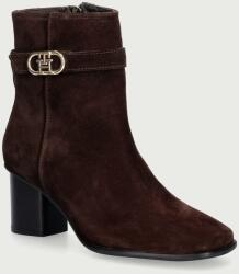 Tommy Hilfiger botine cu toc jos pentru femei din piele întoarsă TH STRAP SUEDE BLOCK HEEL BOOT 9BY2-OBDZJG_89X (FW0FW09521)