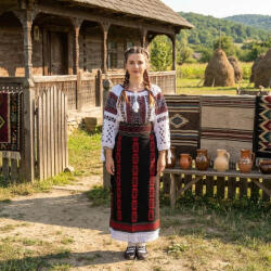 Ie traditionala Costum popular format din catrinta , brau si ie - Vasilica ( masuri pana la 6XL )