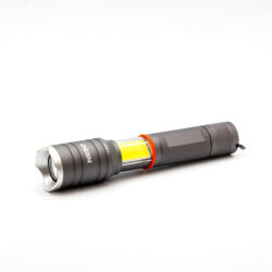 NEBO NEB-6746-G TAC SLYDE zseblámpa, 300 lumen, zoom, alumínium burkolat, IPX4, 5 féle üzemmód, elemes működés (NEB-6746-G_NEB-WLT-6746-H)