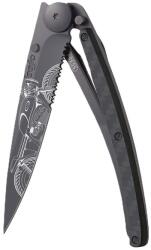 DEEJO 1GC553 TATTOO BLACK SERRATION / Ultrakönnyű zsebkés karbon markolattal és részben recés pengével (1GC553)
