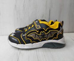 GEOX világító zárt cipő C0054-32