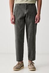 BOSS Orange pantaloni pentru bărbați din catifea reiată Chino_Tapered_N1 9BY2-SPMZIB_77X (50569442)