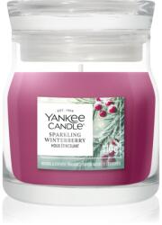 Yankee Candle Sparkling Winterberry lumânare parfumată Signature 110 g
