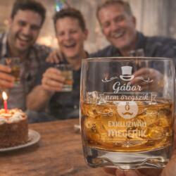 Ajándékbor kft Vicces gravírozott whiskys pohár - Egyedi felirattal (WHI3)
