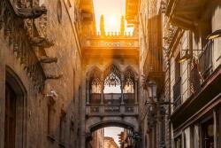 DIMEX ART Nem szőtt fotótapéta carrer del bisbe, barcelona 375 x 250 cm (MS-5-1030)
