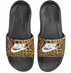 Nike sportos úszópapucs Victori One Slide Print CN9676-700 43