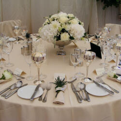 DHome Față de masă dreptunghiulară DHome Damasc Plain din bumbac și poliester, 150x180 cm, crem, 12 persoane Fata de masa
