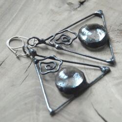  Átlátszó háromszög alakú, színtelen ólomüveg fülbevaló