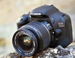 Canon EOS 550D + 18-55mm IS (AC4463B006AA)