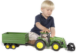 BRUDER John Deere 7930 traktor homlokrakodóval, pótkocsival (03055)