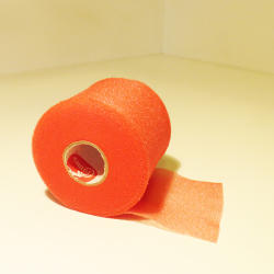 Cramer Tape Underwrap 6, 98 cm x 27, 4 m piros, szivacsos kötszer sport tape alá