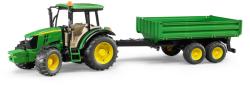 BRUDER John Deere 5115 M pótkocsival (02108)