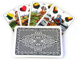 Cartamundi 100% Plasztik Magyar kártya 32+4 lapos (107314991)