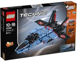 LEGO® Technic - Versenyrepülő (42066)