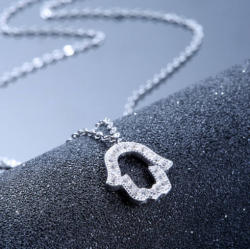  Nílus Keze - Ezüst Medál Nyaklánccal