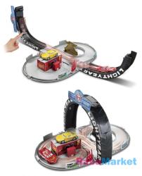 Mattel Verdák 3 - Szelep kupa hordozható pálya Villám McQueen autóval (FBG43)