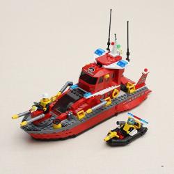 Enlighten Tűzoltó vízágyús hajó motorcsónakkal (906)