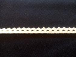 Pamut csipke szalag 8 mm széles - krém színű