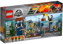 LEGO® Jurrasic World Dilophosaurus támadás az előörs ellen (75931)