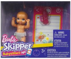 Mattel Barbie - Skipper Babysitters - Világosbarna hajú kisbaba (FHY78)