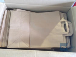  Papír tasak szalagfüles 320+160x450mm natúr, 80g/m2, 250 db/karton, 25 db/hajtás