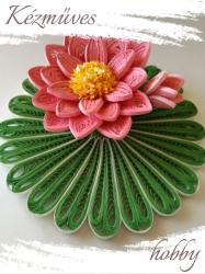 kezmuves-hobby. hu Tavirózsa - Quilling Asztaldísz