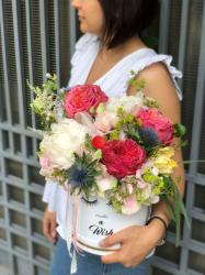 ImodFlowers Cutie cadou cu trandafiri si hortensie