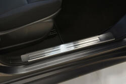 Avisa belső küszöbvédő (2 darabos) NISSAN JUKE crossover 5d 2010->acél ezüst szatén (14303)
