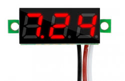 E227RD Mini digitális feszültségmérő piros 3.2-30V (3 vezetékes)