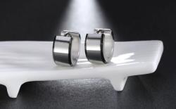 Elegance Nemesacél fülbevaló ezüst fazonban kétoldalt fekete sáv díszítéssel (FBV - 025)